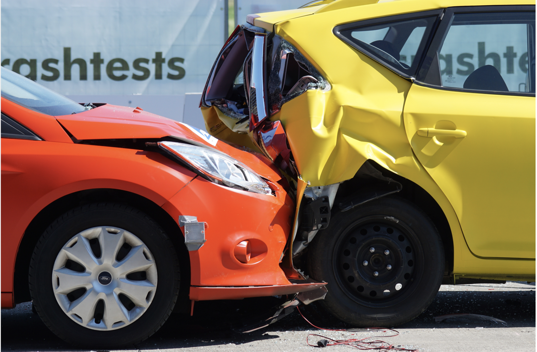 Vende tu auto dañado